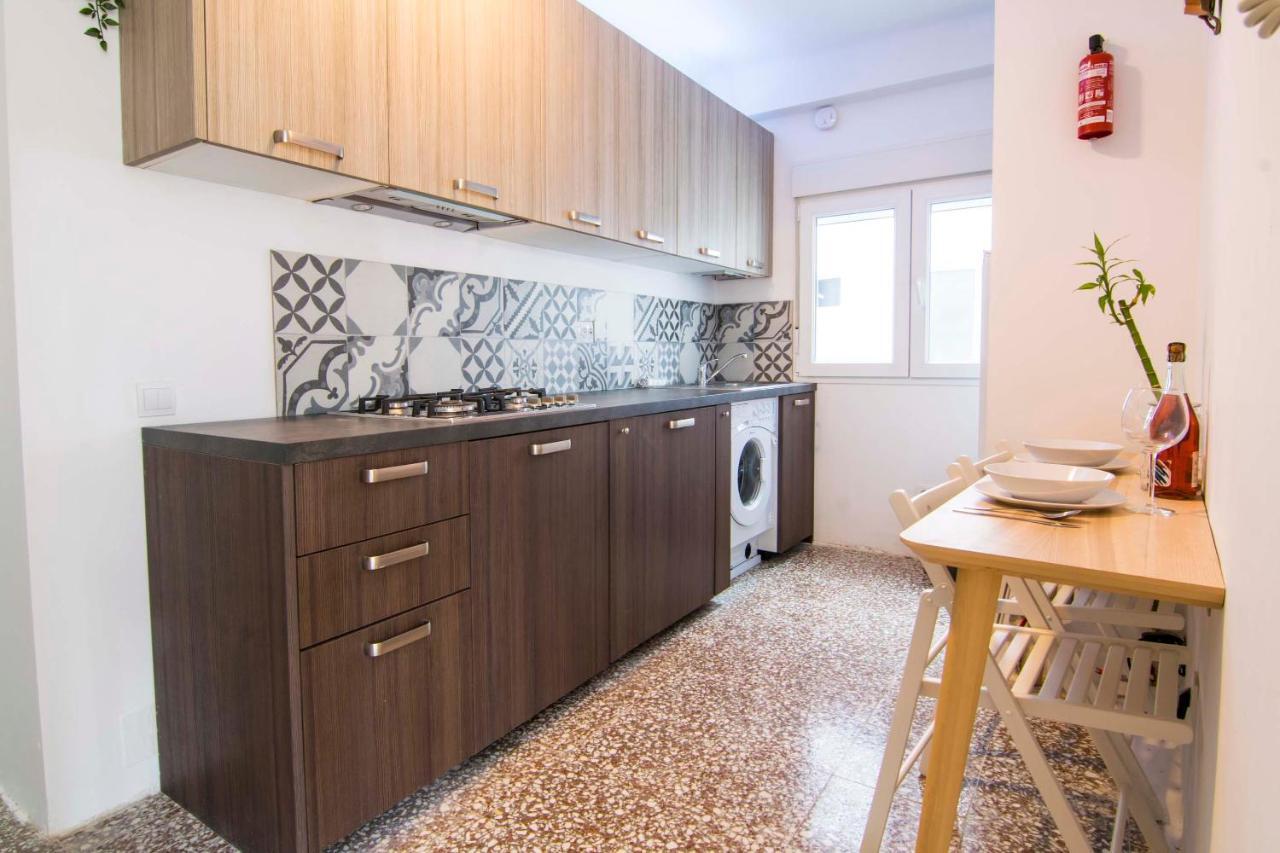 P&P Apartaments Arapiles Малага Екстериор снимка
