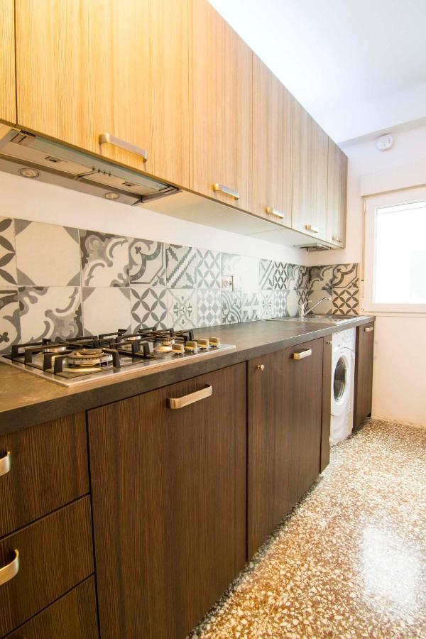P&P Apartaments Arapiles Малага Екстериор снимка