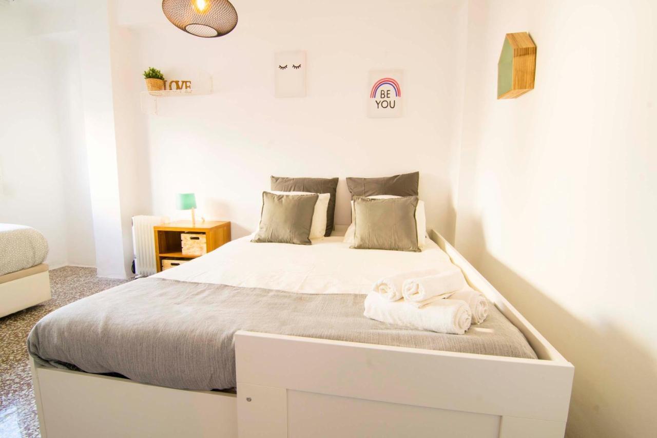 P&P Apartaments Arapiles Малага Екстериор снимка