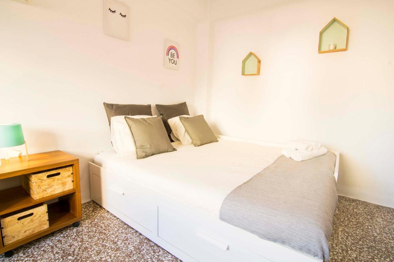 P&P Apartaments Arapiles Малага Екстериор снимка